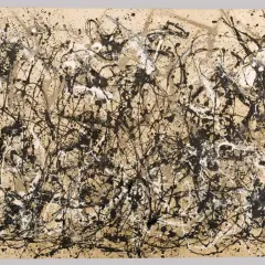 Peinture abstraite avec des éclaboussures de peinture noire, blanche et beige. La **répétition art** des lignes crée un motif complexe et dynamique.