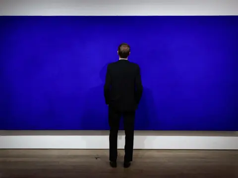 Peinture monochrome bleue - Créer des œuvres profondes