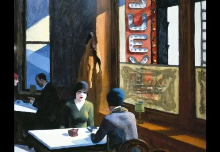 Scène nocturne dans un café, typique du style de peinture d'Edward Hopper. Trois personnes sont assises à des tables, baignées par la lumière artificielle.