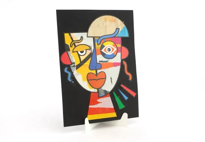 Portrait aux couleurs vives, inspiré par le style cubiste de Picasso. Visage déconstruit avec des formes géométriques et des textures variées.