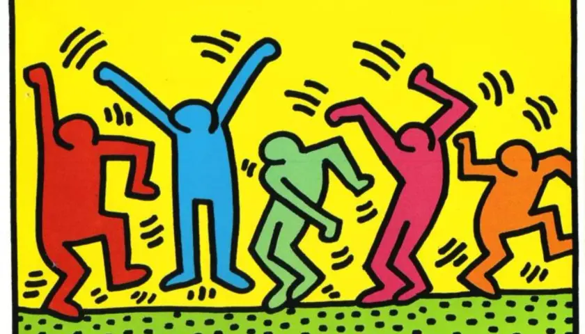 Des bonhommes colorés de Keith Haring dansent joyeusement sur fond jaune, avec des éclaboussures vertes et noires au sol.