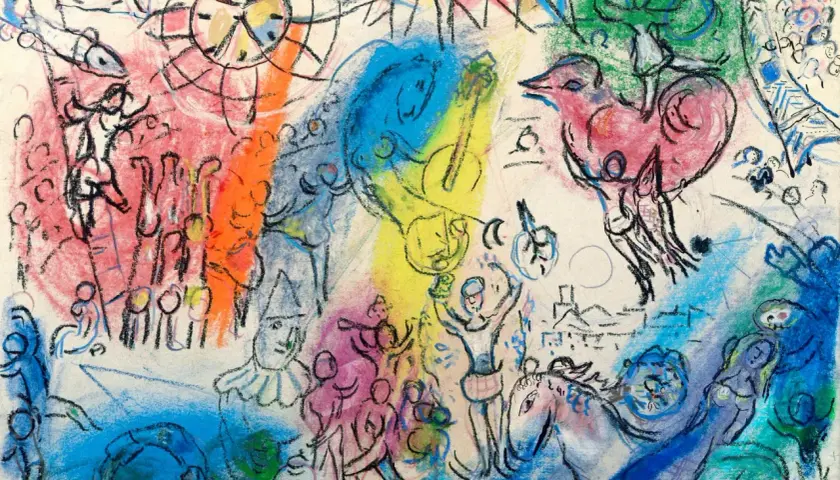 Scène de cirque colorée par le peintre Chagall : acrobates, musiciens, un coq rose et un cheval dans un tourbillon de fantaisie.