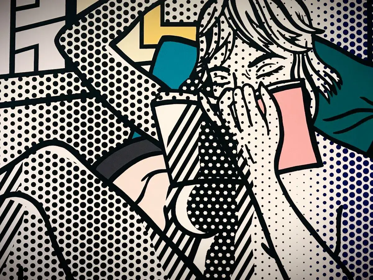 Une femme en larmes, typique du **Lichtenstein pop art**, se tient la tête. Les points Ben-Day et les couleurs vives créent une scène dramatique.