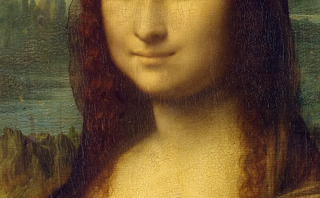Le sfumato, technique de L&eacute;onard de Vinci, adoucit les contours du visage de Mona Lisa, cr&eacute;ant une atmosph&egrave;re myst&eacute;rieuse.